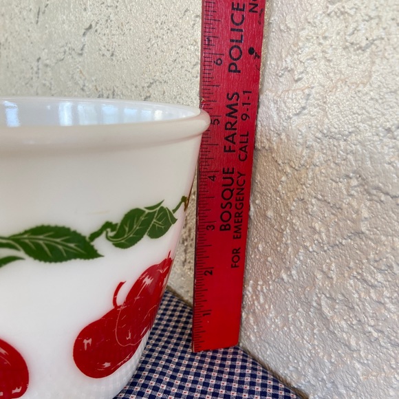 MCM Hazel Atlas White Splash-Proof Mixing Bowl - Apple Design - Picture 7 of 14